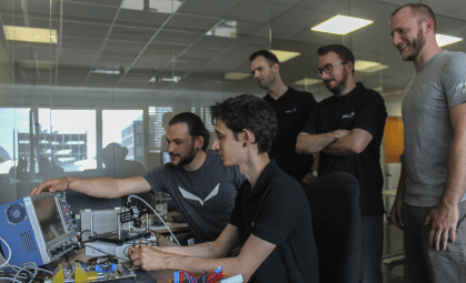 Embedded Engineering Dienstleistung bei der Entwicklung von Hardware und Mikrocontrollern